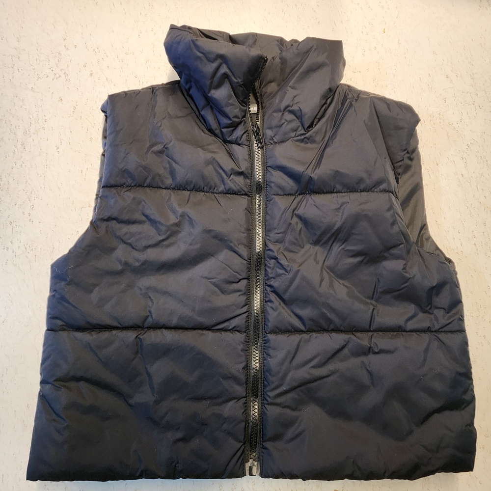 SHEIN Navy Puffer Vest